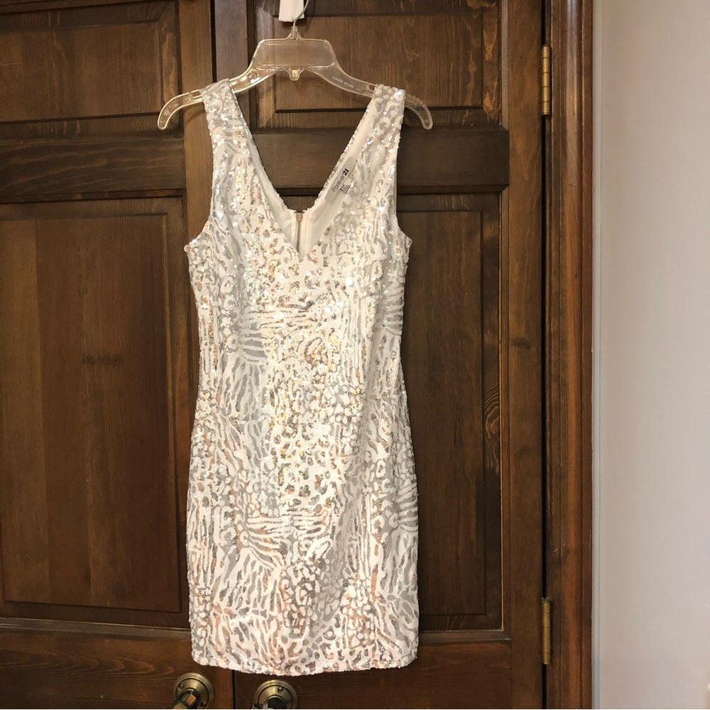 White sequin dress body on size small forever 21 like new
